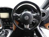 各操作スイッチなどもハンドルから手を放すことなく操作可能で安全運転に支援いたします!