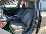 「中古車ハイブリッド保証」付き。ハイブリッド機構を無償で保証します。保証期間は、初度登録年月から10年目まで、またはロングラン保証が終わってから3年間。ただし累計走行距離が20万km以内です。