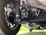 お車を安心してお乗りいただく為には、足回りの定期点検が欠かせません。サービスサポート(有償保証)では無料点検もご提供しており、安心のカーライフをお過ごしいただけるサポート体制が整っています。