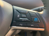 ハンドルの右側にはプロパイロットシステムのスイッチが付いているので、高速道路の運転が楽になりますよ!左側のオーディオ操作のスイッチにて音量調整等をナビを直接触ることなく操作ができます。