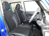 運転席まわりです。実際に座ってみて乗り心地を体感してみて下さい。