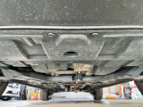 当社は自社認証整備工場も完備しており、納車前整備や一般車検・点検など、お客様が安心して長くお使い頂ける様にメンテナンス面に対して細かく整備しております。ご納車もご安心下さい