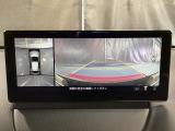 360度モニターは、4つのカメラによる前後左右・俯瞰映像でドライバーからは見えない領域の危険認知をサポート!全周囲の死角を減らし、狭い駐車場や幅寄せ、T字路の進入などの運転の安心感を高めます!