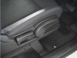 ◆シートハイトアジャスター◆運転席を上下に高さ調節ができます!運転ポジションを体格に合わせてシート調整できます。