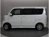 ワイドな後席スライドドアで、買い物袋からキャンプギアまで積み込み楽々!