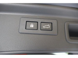 パワーリヤゲート スイッチ1つでリヤゲートの開閉が可能です。(メモリー機能付きでリヤゲートの開閉角が変えれます。)