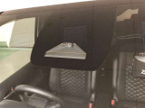 《Toyota Safety Sense》ミリ波レーダーと単眼カメラを併用した「2種類の目」でクルマや歩行者などを認識。個々の安全技術やシステムを連携させ、様々なシーンでドライバーをサポートします!