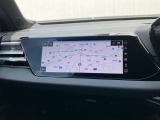 パッセンジャーディスプレイ 装備 運転席からナビ操作や動画の視聴が可能です。