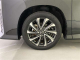 機敏さを引き立てる純正アルミ 205/55 R17 装着!