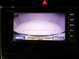 バックモニター装着車は後退時の強い味方です♪車庫入れや縦列駐車の際、後退操作の参考になるガイドラインをナビ画面に表示します。