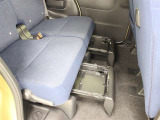 置きラクボックスは、ついたてを上げて高さのある荷物を固定できるバスケットモードの機能が片手でセッティング可能になり、操作性が向上されています。