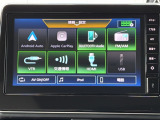 ディスプレイオーディオ装着車です。ラジオ、Bluetoothオーディオ、ミュージックプレーヤー接続など多彩なオーディオ機能を搭載♪
