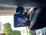 ドライブレコーダーも付いてます。これで運転中も安心できますね。