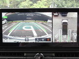 【アラウンドビューモニター】上から見下ろした様な画像で、駐車の際に役立ちます♪  純正ナビですのでナビ画面で大きく確認が出来ます!