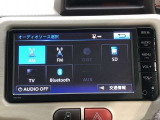 Bluetooth(ブルートゥース)接続機能付き。スマートフォンなどからお気に入りの音楽をワイヤレス再生できます。ドライブがさらに楽しくなりますね。