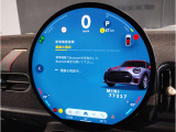 MINIのメーターパネルは円をコンセプトにデザインされております。おしゃれで愛嬌のあるMINI独自のデザインに惹かれる方は数多くいらっしゃいます。