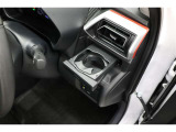 【トヨタ高品質CAR洗浄 『まるまるクリン』】 シート等の汚れ・エアコン内部・天井などに染み付いた臭いも根こそぎ消臭洗浄!ボディに付着している頑固な汚れ、ルームの油汚れを丁寧に洗浄コーティング!