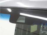 ◆Honda SENSING◆ カメラ等装置で精度の高い検知能力を発揮、安全運転を支援します。ステアリング上のコントローラーに注目!