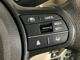 【アダプティブ・クルーズ・コントロール】予め設定した車速内でクルマが自動的に加減速。 前走車との適切な車間距離を維持しながら追従走行し、高速道路でのドライバーの疲労を軽減してくれる嬉しい機能付♪