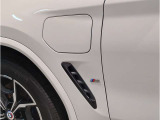 【BMWアロイホイル】軽量かつ強度に拘ったアロイホイル。走行性能ポテンシャルを引き出す設計。車の足元を引き締めてくれる大きなポイントはアロイホイルです。