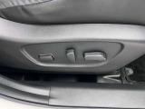 便利な運転席側・助手席側電動シートです。