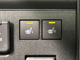 寒い日のドライブを快適にする運転席&助手席シートヒーターが付いてます。アクセサリーソケット(12V/120W)も装備されています。