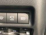 オートマチックハイビームとは、先行車や対向車のライトを認識し、ハイビームとロービームを自動で切り替える機能です。夜道の視界を確保します。詳細は販売店スタッフまでおたずねください。