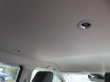 【静電タッチ式LEDルームランプ】ルームランプはランプ周辺に触れるだけで簡単に点灯が可能です。