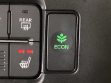 ★ECONスイッチ★ エコドライブを加速しよう!スイッチをONにすると、運転の仕方によるロスを抑え込み燃費をよくするようクルマが頑張ります(*^ー^*)燃費向上にチャレンジ♪