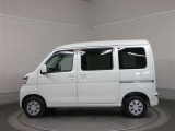 選ぶならトヨタの安心U-Car・トヨタ認定中古車。※ボディカラー及び内装色は、画像の色と実際の色が異なって見える場合がございます。