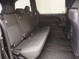 ゆとりある広々とした車内空間は、ドライブを始め買い物やレジャーなど、幅広く活躍します。一人でもみんなとでもお出かけを楽しみましょう!