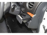 当店は全車『ロングラン保証』付!(1年間、距離無制限 HV車はHV保証付) 別途延長保証もご用意しております♪ ぜひ現車を確認にご来店ください