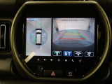 パノラミックビューモニター付きです。車両を上から見たような映像をディスプレイオーディオ画面に表示。運転席からの目視だけでは見にくい、車両周辺の状況をリアルタイムでしっかり確認できます。