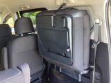 アイデア次第でいろいろな使い方ができる広くて使い勝手のいい荷室。