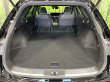 後席を格納すると、これだけの広さが!シーンに合わせたシートアレンジで、大きな荷物も積むことが出来ます♪
