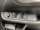 パワーウィンドウスイッチで運転席から全席の窓の開閉ができます♪