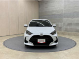 お車購入のポイントとなるフロントマスクです!シャープな目つきが印象的なデザインのヘッドランプです。