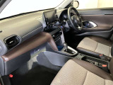 高いホールド性で運転姿勢が安定します。長距離ドライブでも疲れにくいのが魅力です。快適なドライビングライフをお送りください♪