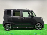 ドアは約90度に開くので荷物も積み込みやすく、乗り降りもしやすい♪ ロングドライブも快適に過ごせる工夫がいっぱいです♪♪
