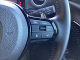 Hondaセンシングの機能のひとつ、アダプティブクルーズコントロール付!アクセルから足を離しても設定したスピードと前車との車間を保ち走行してくれます!車線維持もアシスト☆高速道路で疲労軽減ですね☆