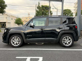 台形のホイールハウスもJeepの特徴。横から見てもJeepだとわかりますね!