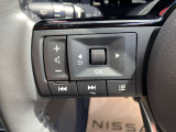 ステアリングスイッチ付きのハンドル!運転に支障をきたすことなくナビ操作が可能です!!