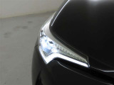 精悍な目つきのLEDヘッドランプを装備しております。