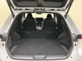 シートを倒すと広々とした荷物スペースに☆