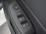 ◆パワーウィンドウスイッチ◆運転席から全席の窓の開閉操作を行うことが出来いつでも換気ができます!