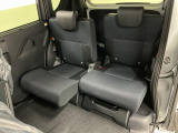 【スライドシート】後席にもスライド機構があることで、細やかに荷室スペースを確保!日常の様々なシーンに対応します♪