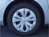 【ホイールキャップ】車に良く似合う純正ホイールキャップが装備されています。ノーマルタイヤ、スタッドレスタイヤもスズキ自販島根にお任せください。