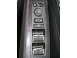 運転席のスイッチ類です。