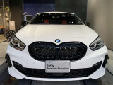 エンジェルアイ、イカリングと呼ばれるBMWのライトの正式名称は「コロナリング」です。一目でBMWとわかる伝統のデザインです。