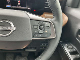 ハンドルスイッチで車両設定・オーディオの選曲や音量調整などが出来、安全性もアップ。